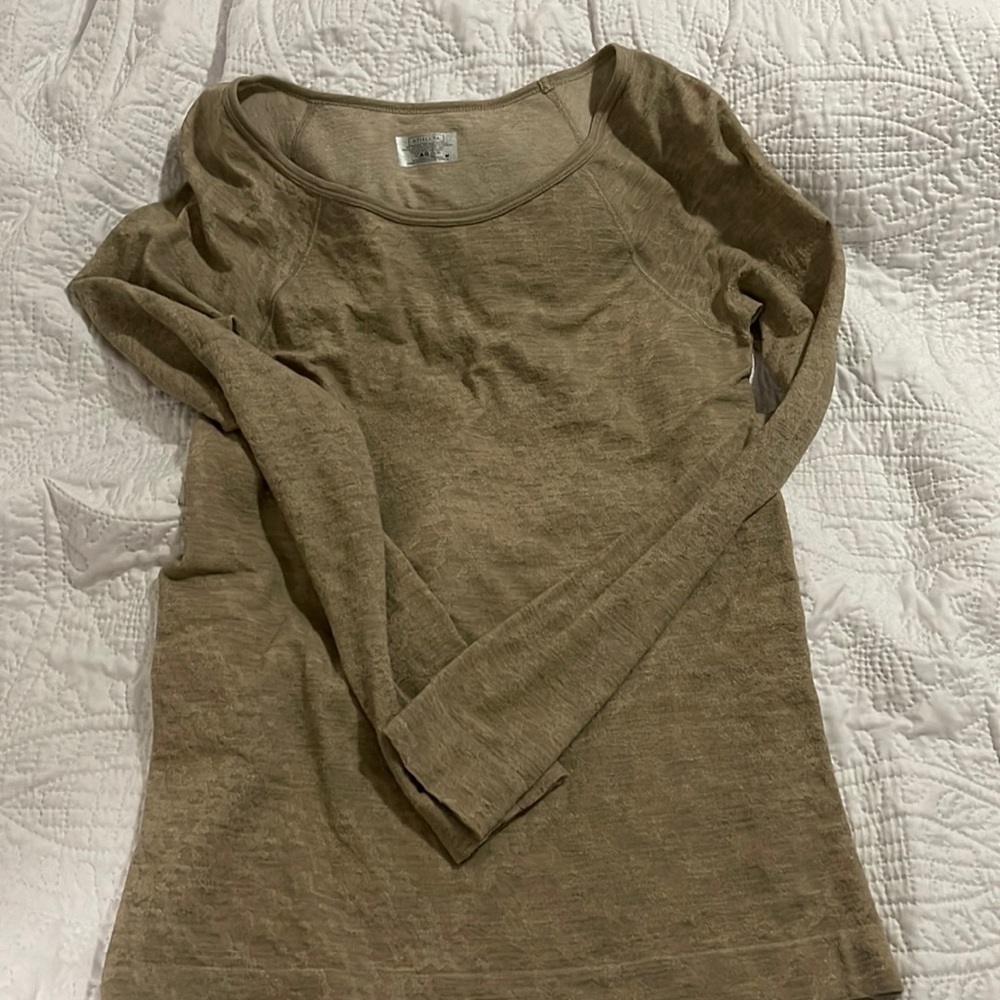 Athleta Women's Crew Neck top